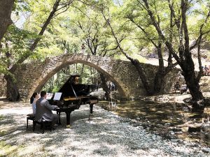 piano tour-Tzelefos-bridge